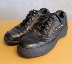 Ultima Extreme curling shoes